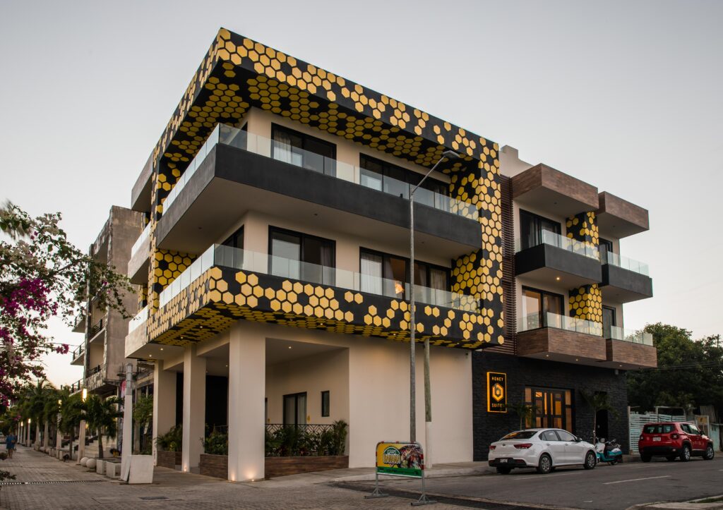 Honey Bee Playa. Estudio image 1