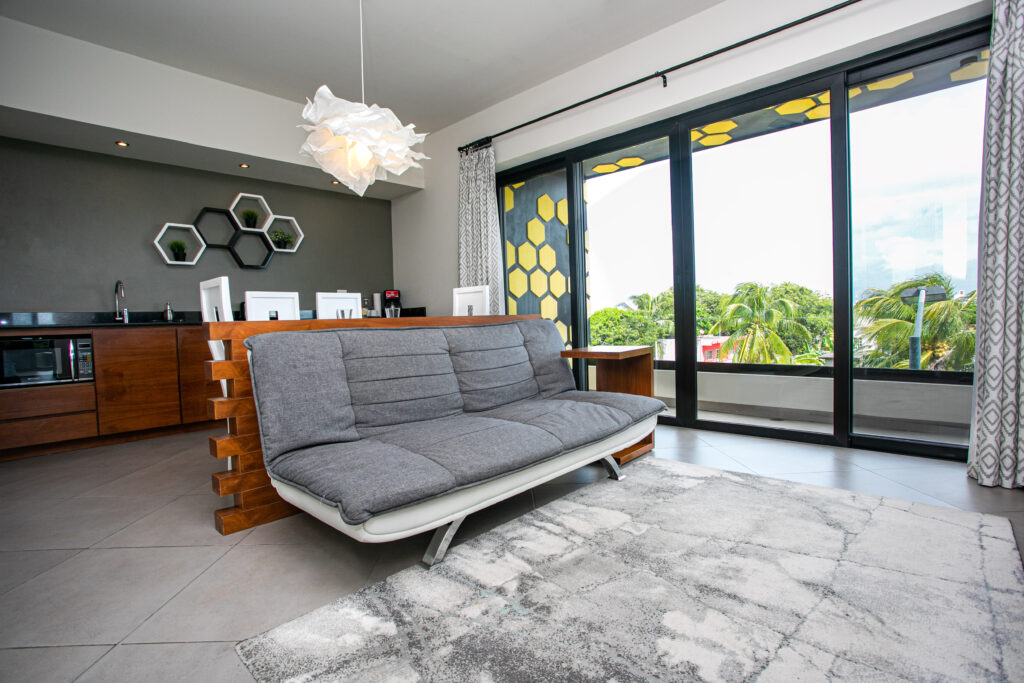 Honey Bee Playa. Estudio image 4